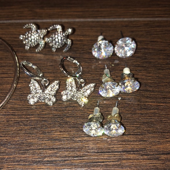 Assorted earrings - Picture 2 of 3